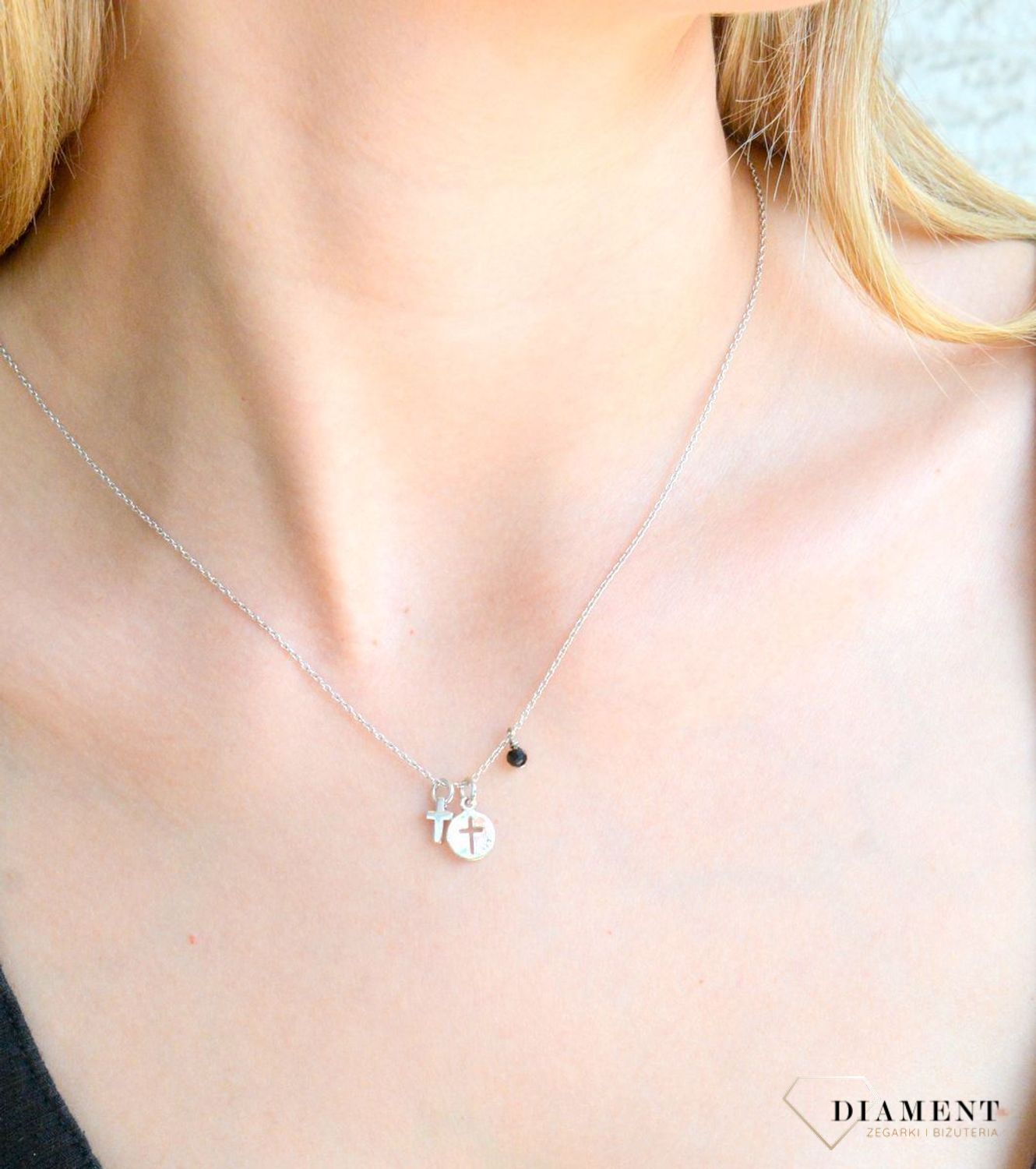 Srebrny naszyjnik celebrytka damskie 925 krzyżyk w kółeczku A0 46. Srebrny naszyjnik damski. Naszyjnik srebrny celebrytka. Srebrna celebrytka damska z zawieszkami. Srebrny naszyjnik celebrytka damska na prezent (2).jpg